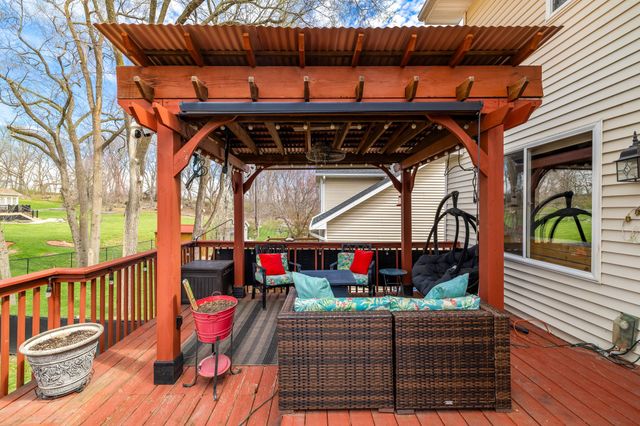 5180 Sycamore Drive, Pleasant Hill, IA 50327