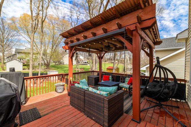 5180 Sycamore Drive, Pleasant Hill, IA 50327