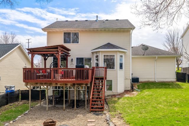 5180 Sycamore Drive, Pleasant Hill, IA 50327