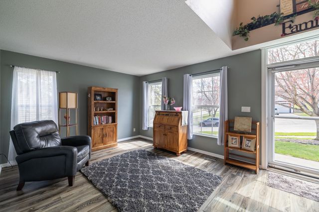 5180 Sycamore Drive, Pleasant Hill, IA 50327