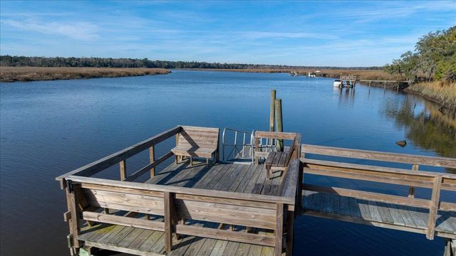2003 Wharf Landing Court, North Charleston, SC 29418
