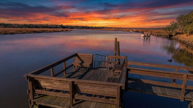 2003 Wharf Landing Court, North Charleston, SC 29418