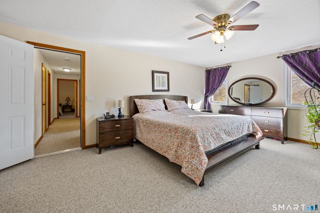 32 Canterbury Lane, Farmington, CT 06085