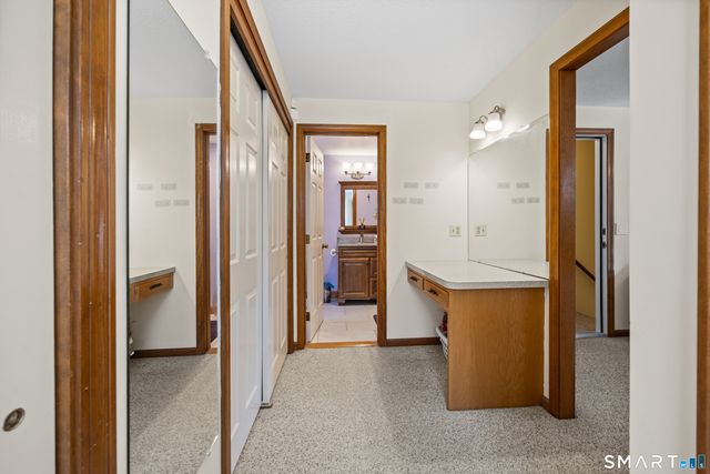 32 Canterbury Lane, Farmington, CT 06085