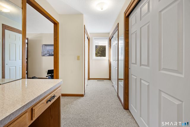 32 Canterbury Lane, Farmington, CT 06085