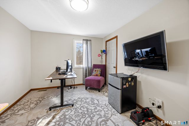 32 Canterbury Lane, Farmington, CT 06085