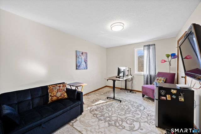 32 Canterbury Lane, Farmington, CT 06085