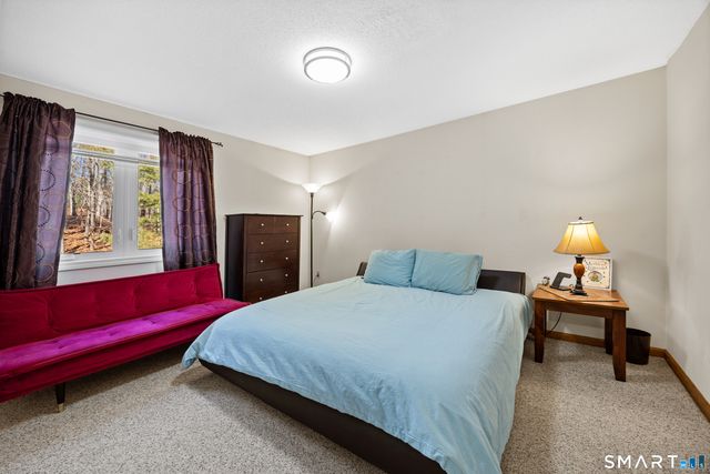 32 Canterbury Lane, Farmington, CT 06085