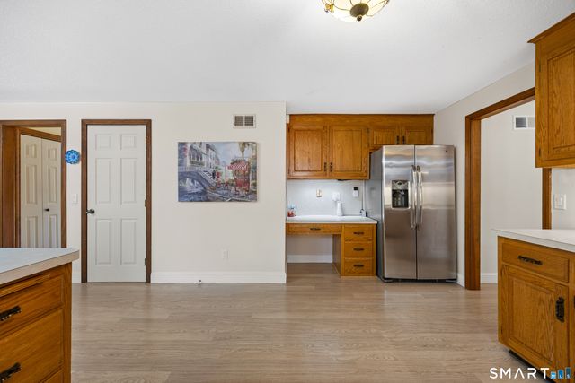 32 Canterbury Lane, Farmington, CT 06085