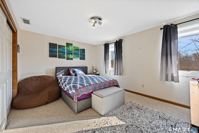 32 Canterbury Lane, Farmington, CT 06085