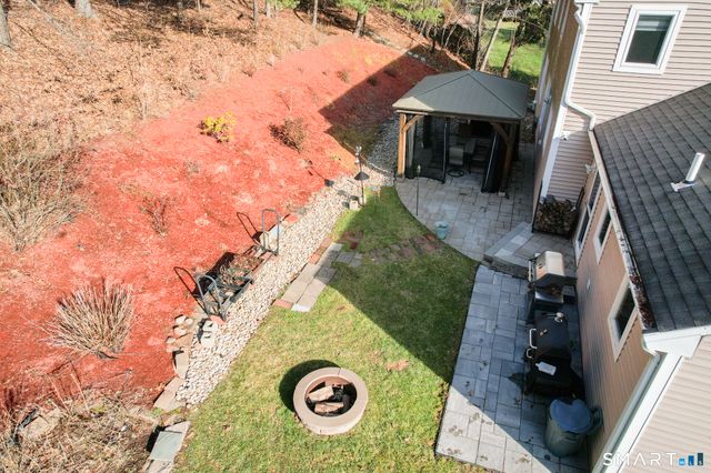 32 Canterbury Lane, Farmington, CT 06085