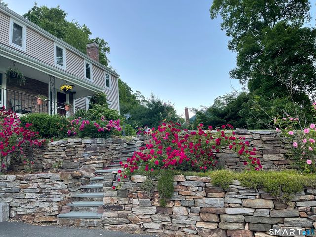 32 Canterbury Lane, Farmington, CT 06085