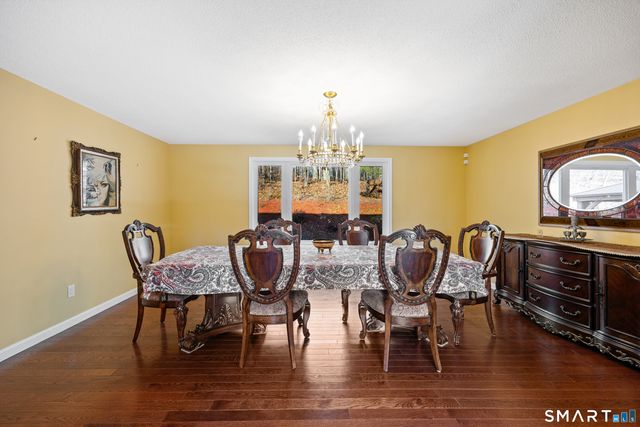 32 Canterbury Lane, Farmington, CT 06085