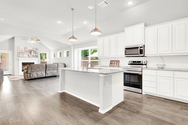 208 Rosemary Drive, Azle, TX 76020