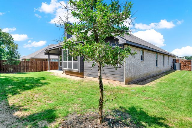 208 Rosemary Drive, Azle, TX 76020