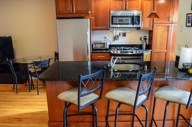 122 Charles St 2, Cambridge, MA 02141