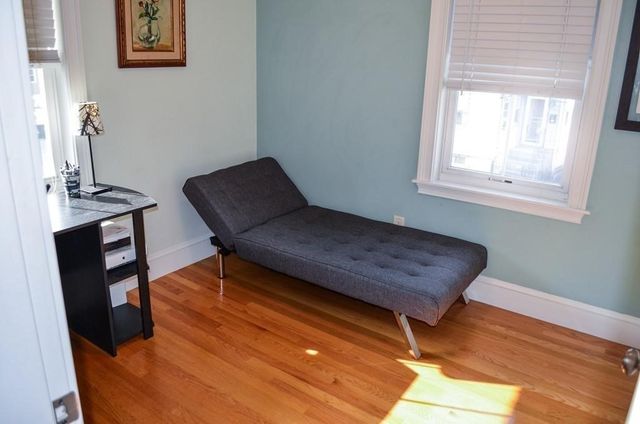 122 Charles St 2, Cambridge, MA 02141