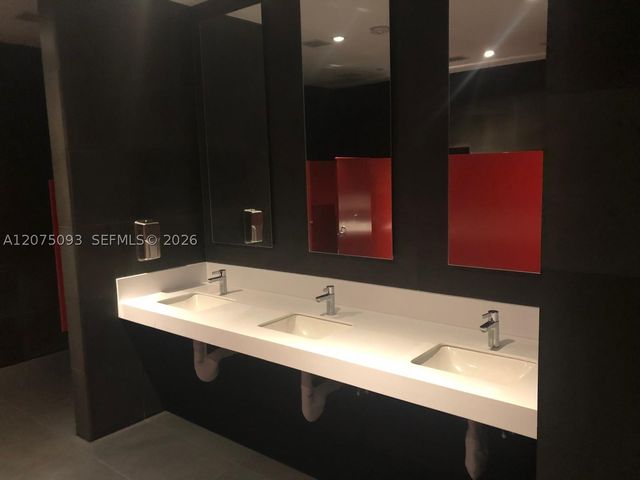 1600 NE 1st Ave 1102, Miami, FL 33132