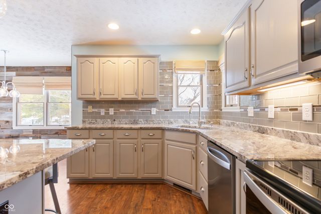 767 Harvest Ridge Drive, Avon, IN 46123