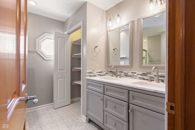 767 Harvest Ridge Drive, Avon, IN 46123