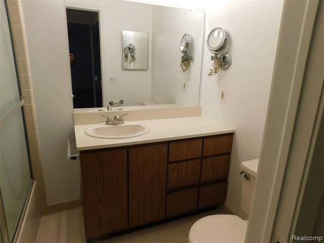 406 Country Club Drive 66, Saint Clair Shores, MI 48082