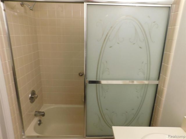406 Country Club Drive 66, Saint Clair Shores, MI 48082
