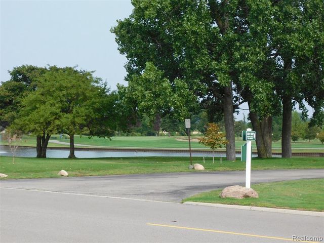 406 Country Club Drive 66, Saint Clair Shores, MI 48082