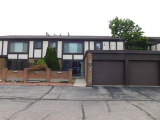 406 Country Club Drive 66, Saint Clair Shores, MI 48082