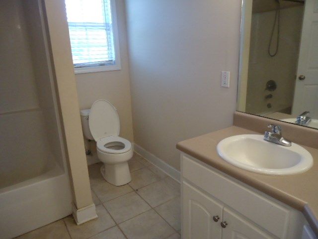 108 Lakeside Dr, Dothan, AL 36301