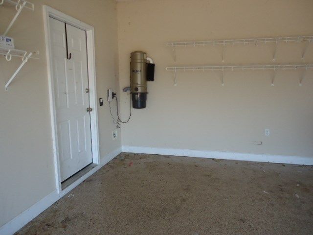 108 Lakeside Dr, Dothan, AL 36301