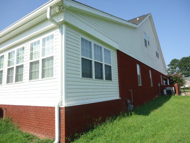 108 Lakeside Dr, Dothan, AL 36301