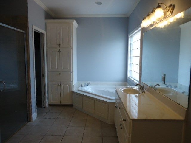 108 Lakeside Dr, Dothan, AL 36301