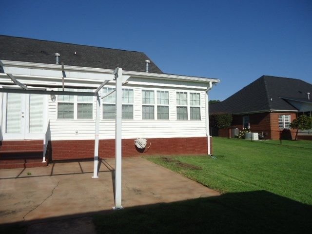 108 Lakeside Dr, Dothan, AL 36301