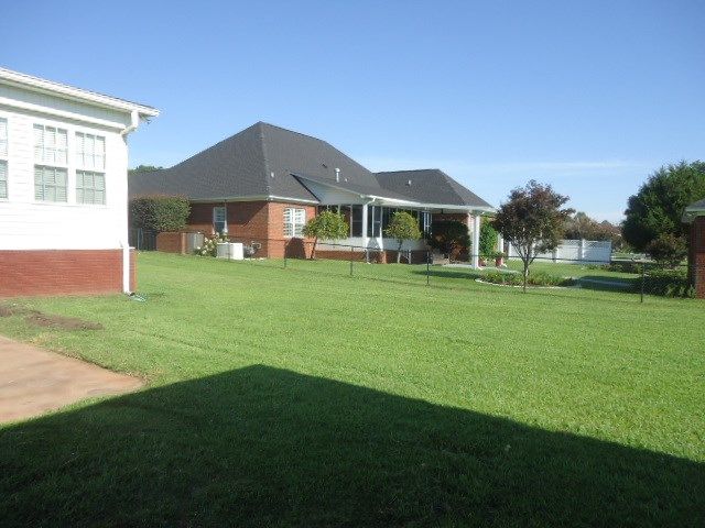 108 Lakeside Dr, Dothan, AL 36301