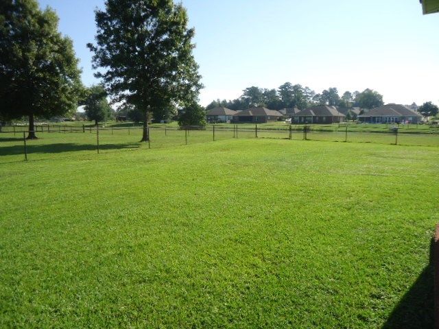 108 Lakeside Dr, Dothan, AL 36301