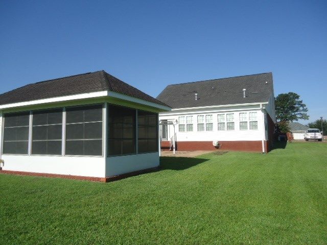 108 Lakeside Dr, Dothan, AL 36301