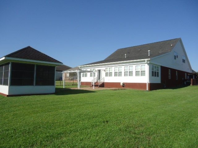 108 Lakeside Dr, Dothan, AL 36301