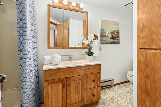3024 NE 180th Street, Lake Forest Park, WA 98155
