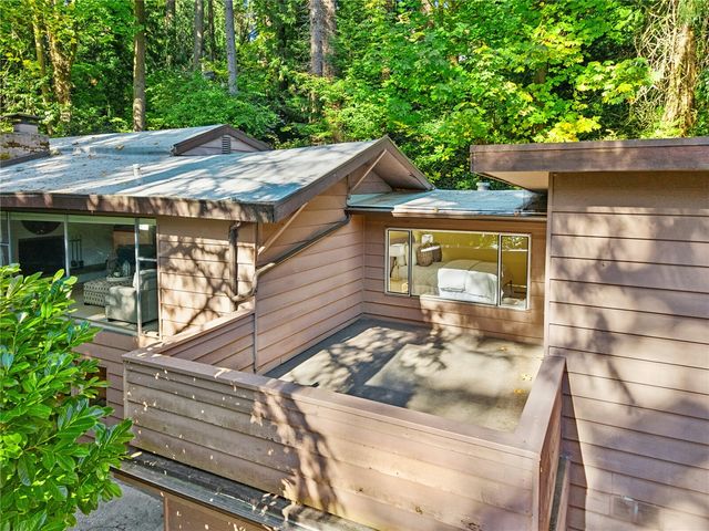 3024 NE 180th Street, Lake Forest Park, WA 98155
