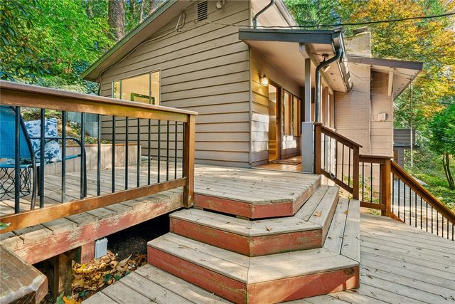 3024 NE 180th Street, Lake Forest Park, WA 98155
