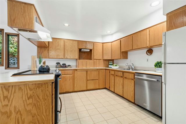 3024 NE 180th Street, Lake Forest Park, WA 98155
