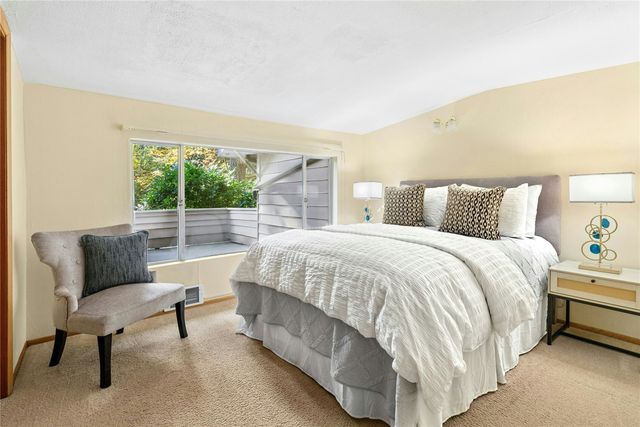 3024 NE 180th Street, Lake Forest Park, WA 98155