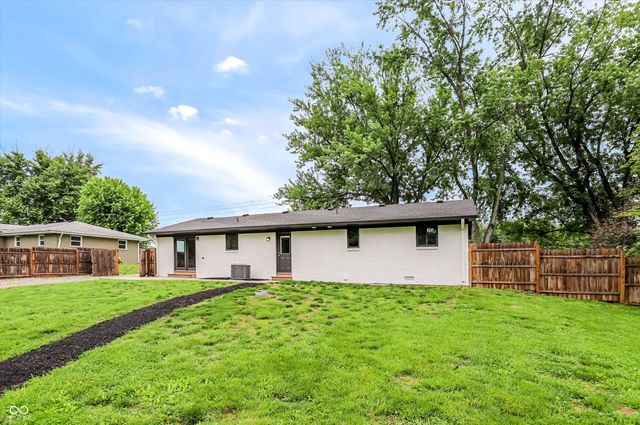 1948 Mullinix Road, Greenwood, IN 46143
