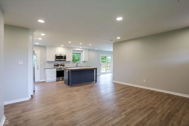 1948 Mullinix Road, Greenwood, IN 46143