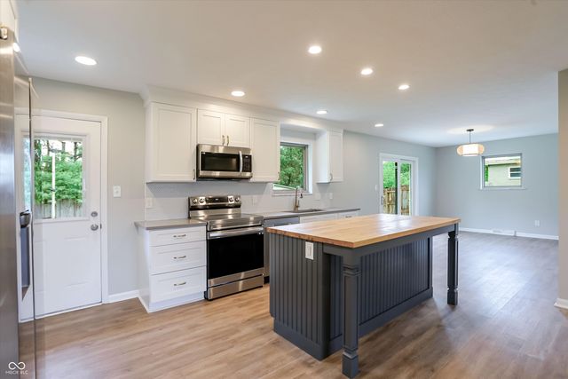 1948 Mullinix Road, Greenwood, IN 46143