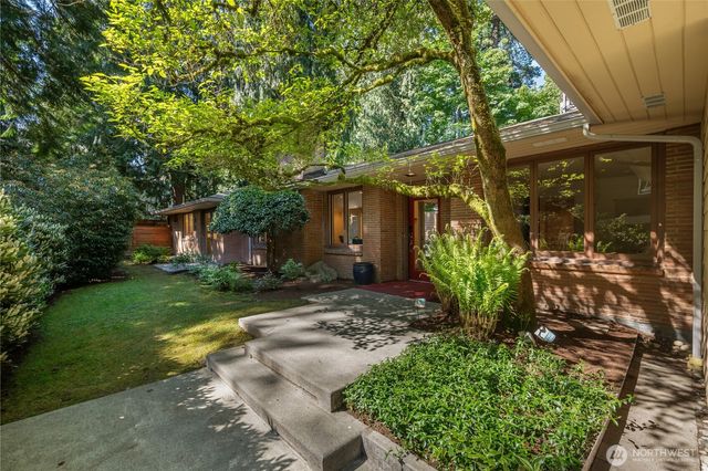 1207 NE 140th Street, Seattle, WA 98125