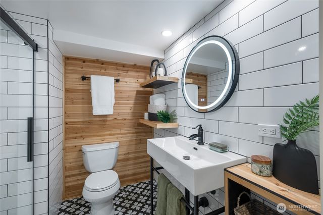 1207 NE 140th Street, Seattle, WA 98125