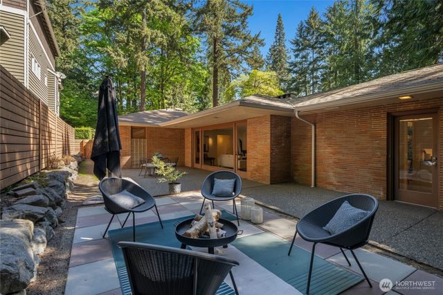 1207 NE 140th Street, Seattle, WA 98125