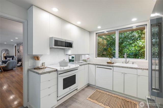 1207 NE 140th Street, Seattle, WA 98125
