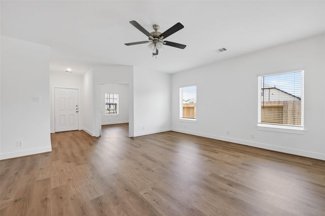 4506 Blue Moutain Laurel, Pinehurst, TX 77362